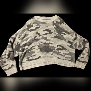 American Eagle Gray Knit Sweater